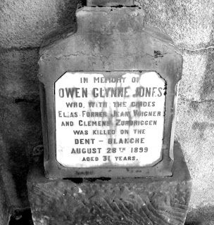Owen Glynne Jones grave