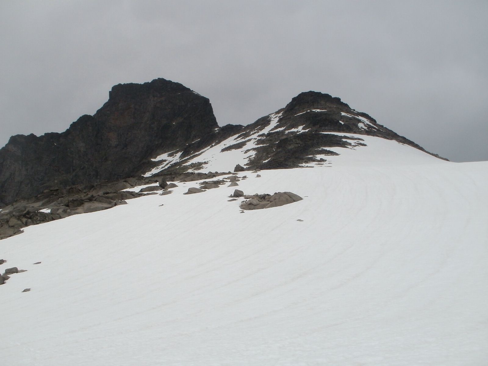 Nearing the summit of Austre Leirungstinden, before the storm hit