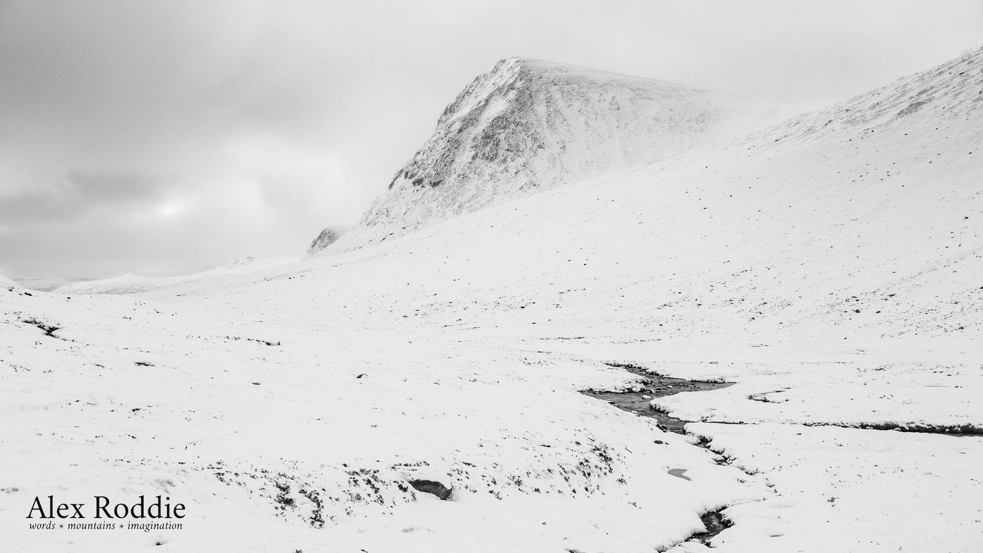 Poor visibility and flat lighting in the Cairngorms