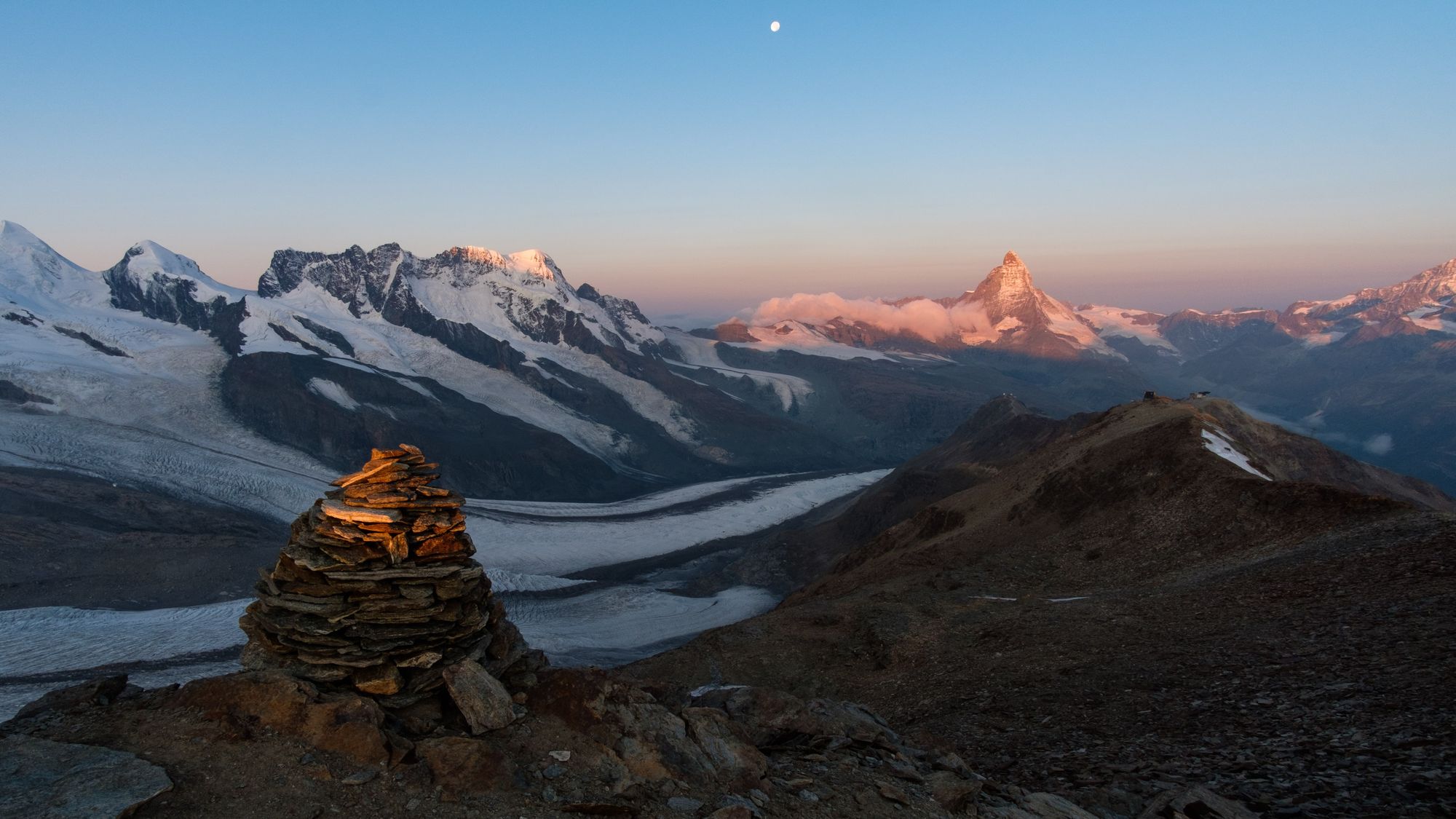 Dawn from the summit of Stockhorn © Alex Roddie