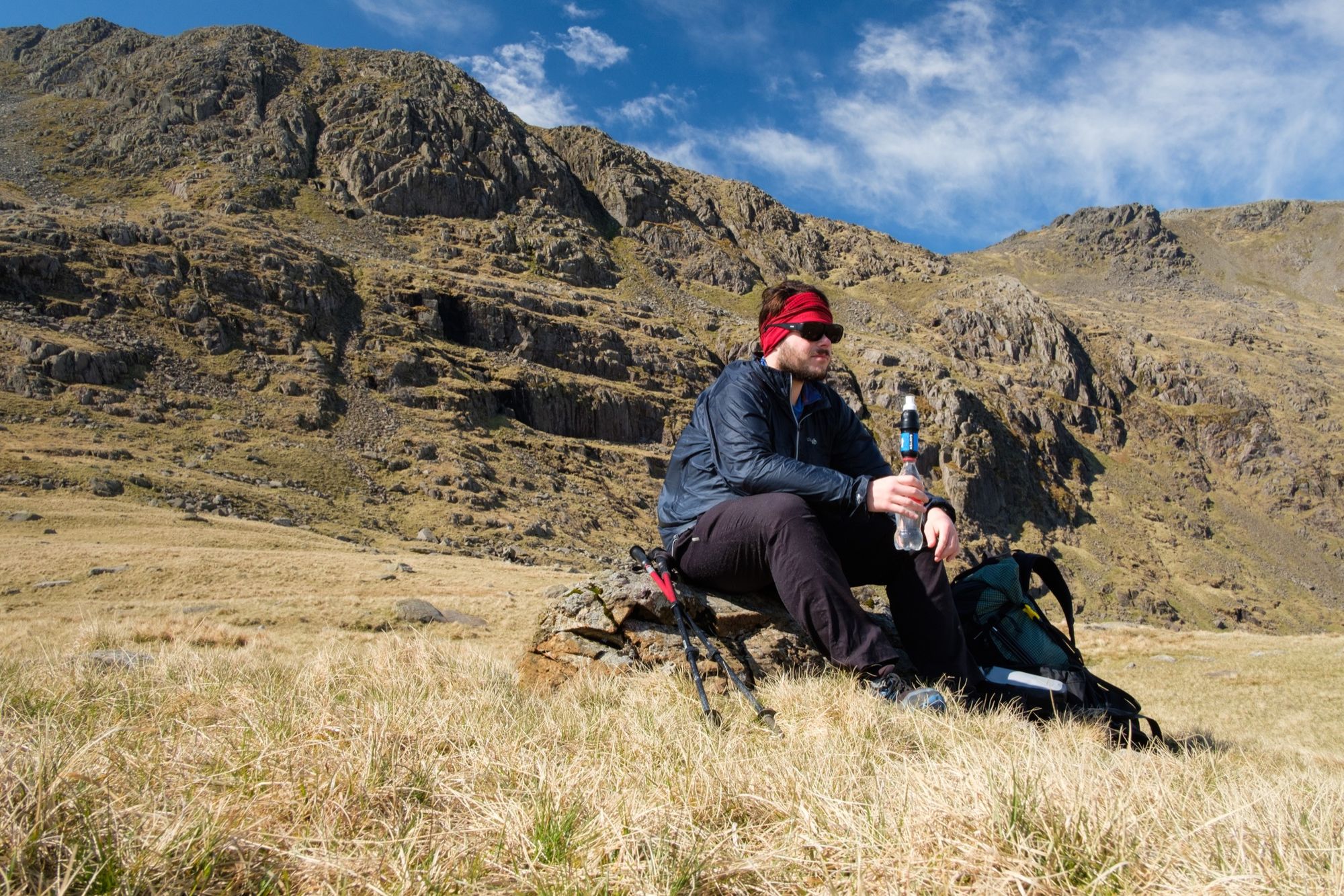 Below Bowfell, heading for the northern arm of the Langdale horseshoe